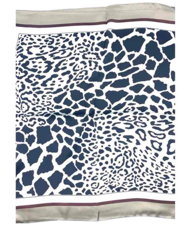 Carré soyeux toucher soie coloris beige imprimé leopard - Chapo & Co