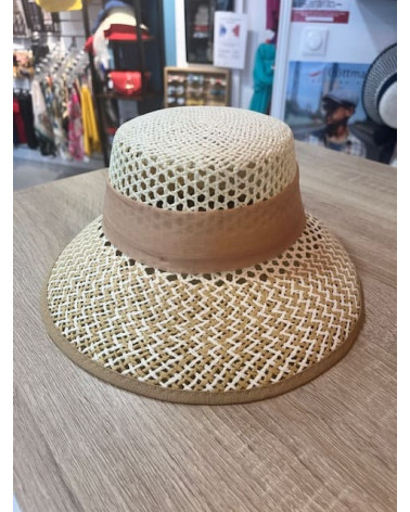 Chapeau forme casquette pour cérémonie coloris écru et beige - Chapo & Co