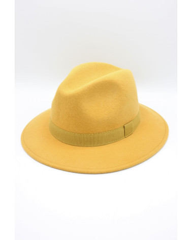 Chapeau forme Fedora en feutre de laine coloris moutarde