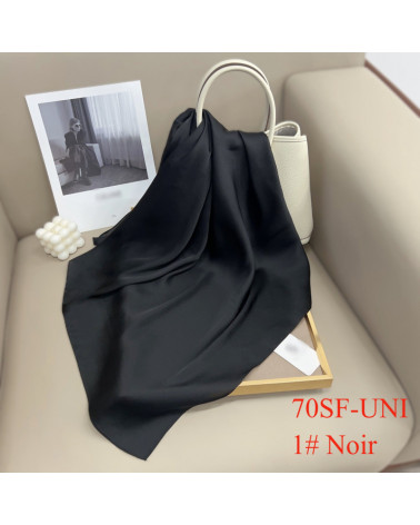 Foulard carré 70x70 au toucher soie uni coloris noir - Chapo & Co