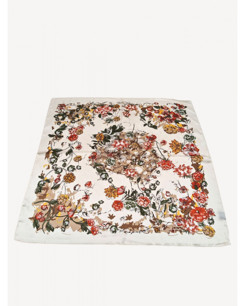 Petit carré 70x70 toucher soie coloris beige motif Fleurs - Chapo & Co