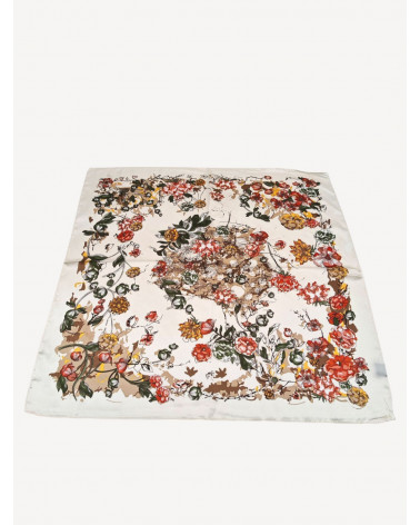 Petit carré 70x70 toucher soie coloris beige motif Fleurs - Chapo & Co