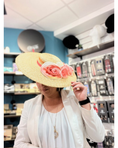 Chapeau élégant sur serre-tête teinte Nude avec Fleur Rosée made in Italie