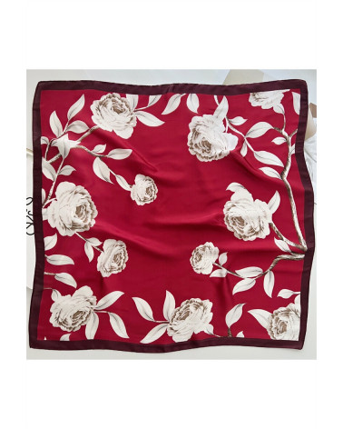 Petit carré 70x70 toucher soie en polyester coloris bordeaux imprimé fantaisie