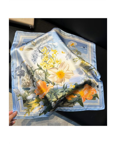 Petit carré 70x70 au toucher soie en polyester coloris bleu jaune