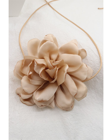 Choker Fleur en Tissu brun – Collier Ras-du-Cou Élégant et Romantique