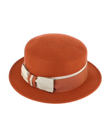 Chapeau rétro chic en feutre de laine coloris cannelle