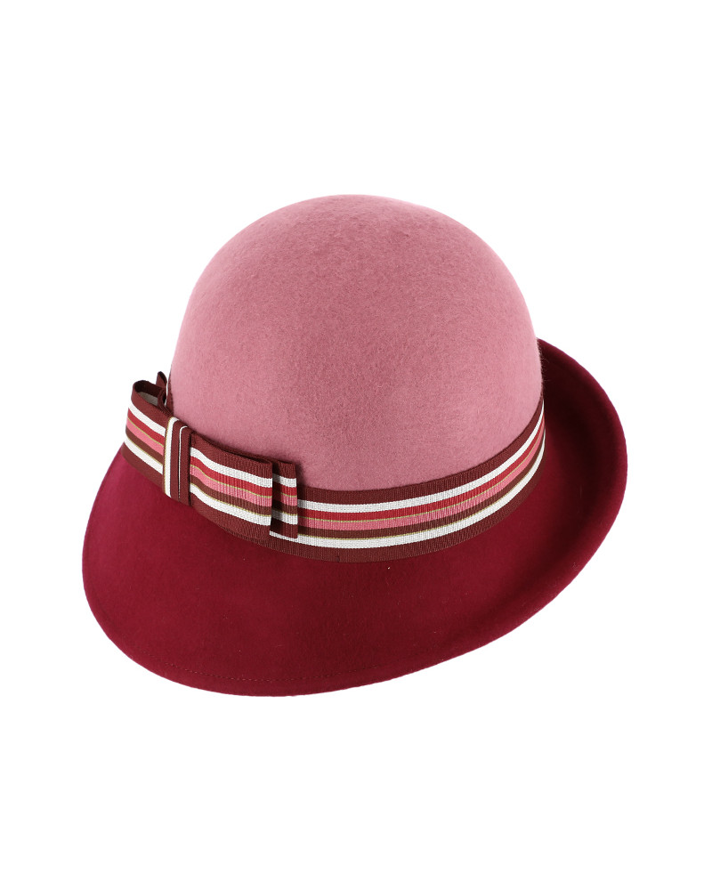 Chapeau forme cloche en feutre de laine bicolore mauve et asymétrique