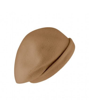 Béret tricoté type Basque en laine coloris camel – Chic et confortable pour l’hiver