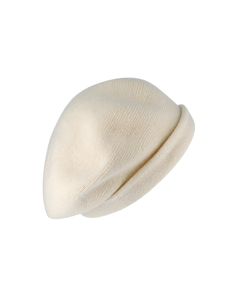 Béret tricoté type Basque en laine coloris nature – Chic et confortable pour l’hiver