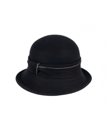 Chapeau forme cloche en feutre de laine noir motif bijoux