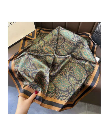 Carré 70x70 toucher soie imprimé fantaisie léopard brun - Chapo & Co