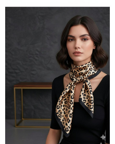 Foulard carré 70x70 en soie imprimé Léopard - Chapo & Co